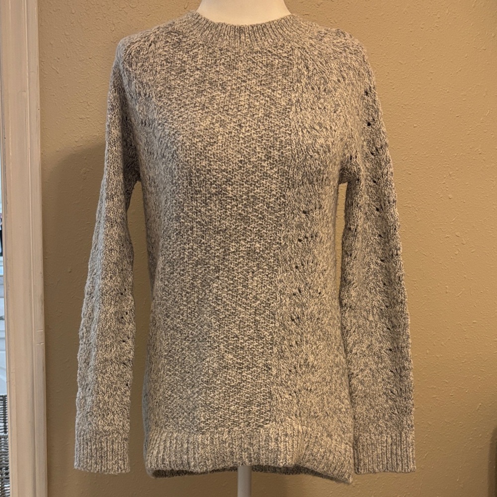 LOFT Pointelle Knit Sweater – XS – Soft Gray Minimalist Fall Layer